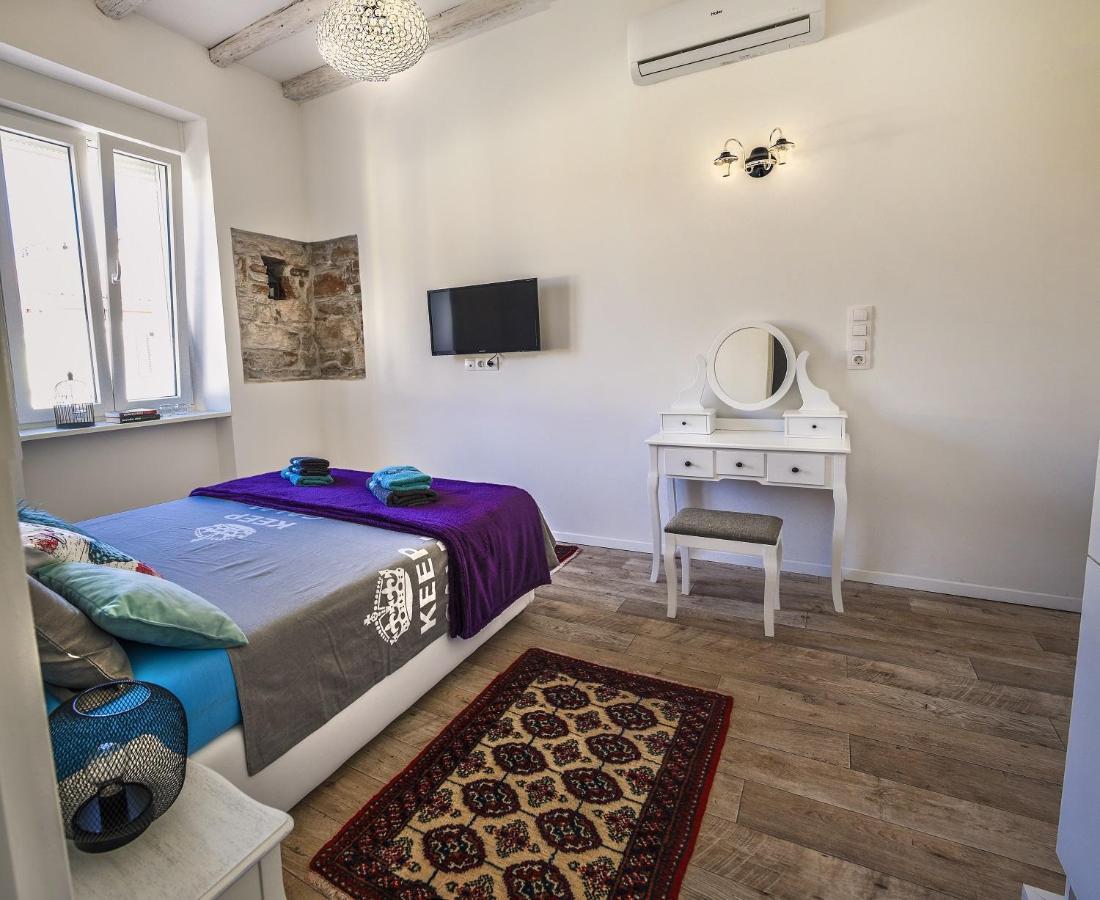 Emma'S Rooms B&B Pula Exterior foto